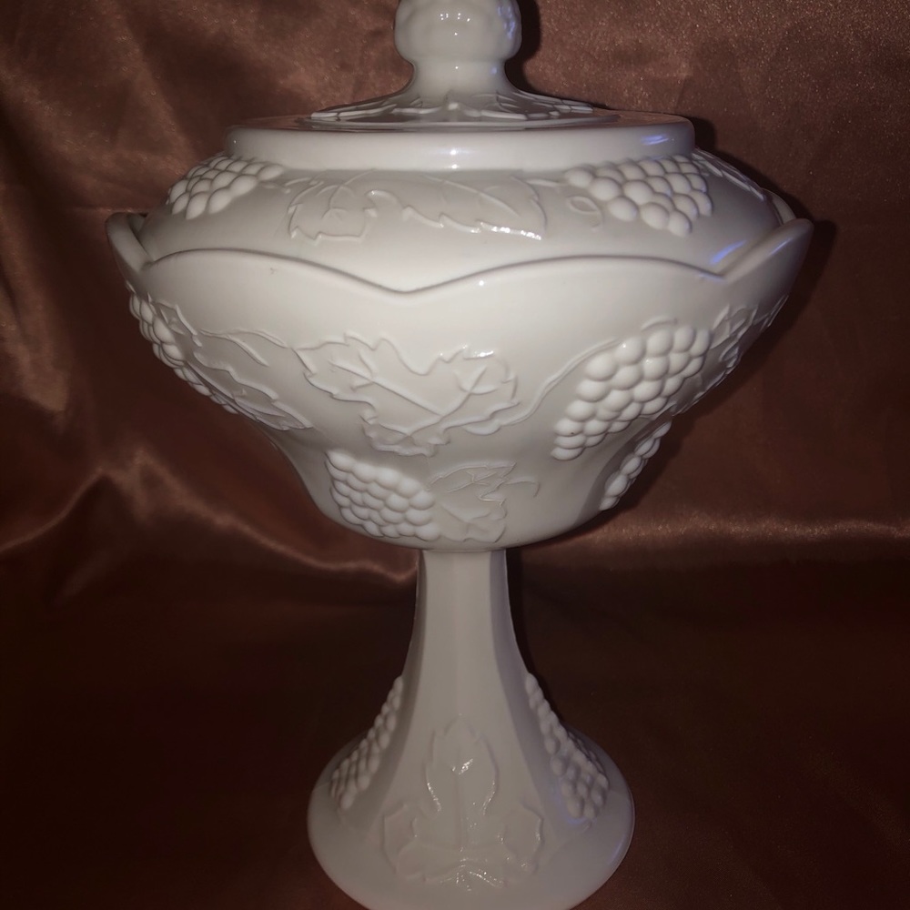 VTG Indiana Milk Glass Harvest Grape Candy Dish